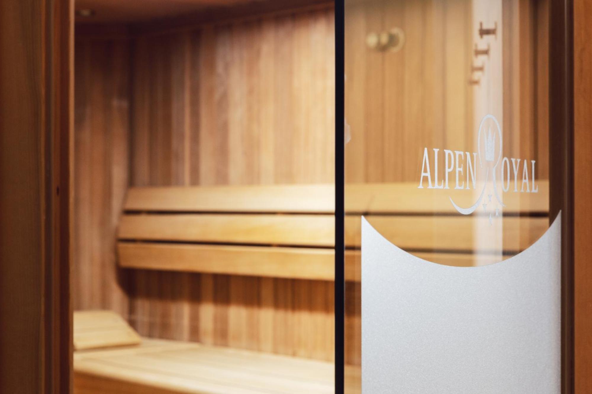 Hotel Alpen-Royal Jerzens Ngoại thất bức ảnh
