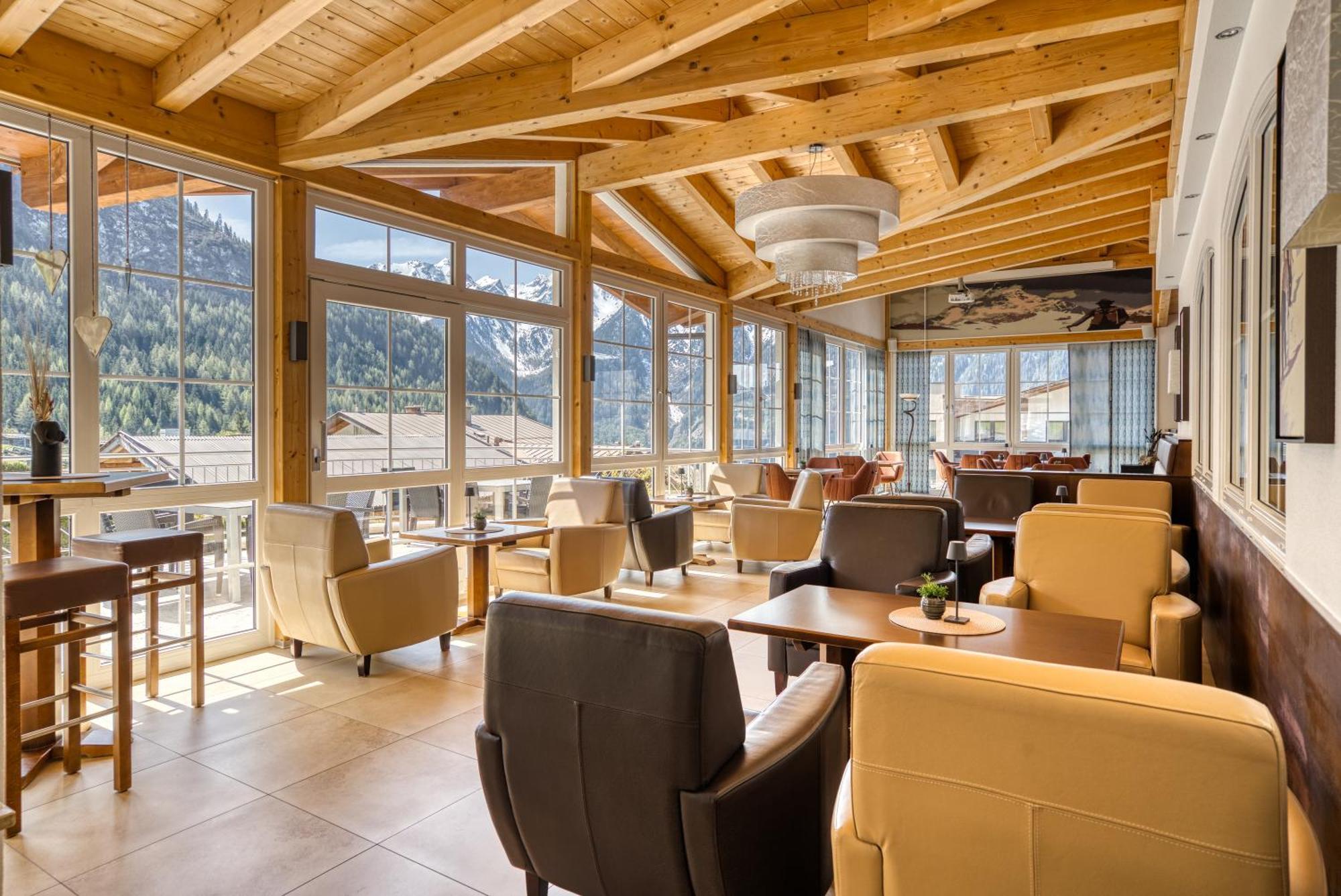 Hotel Alpen-Royal Jerzens Ngoại thất bức ảnh