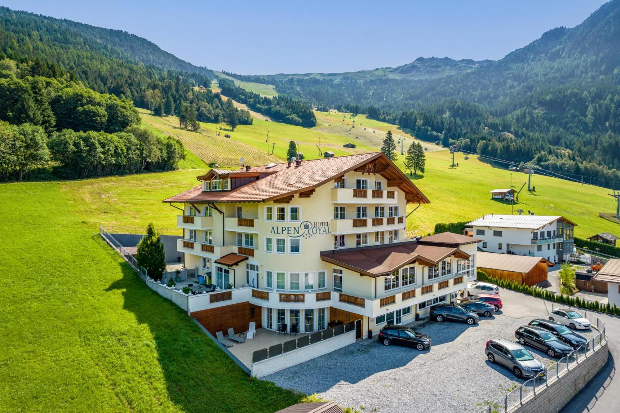 Hotel Alpen-Royal Jerzens Ngoại thất bức ảnh