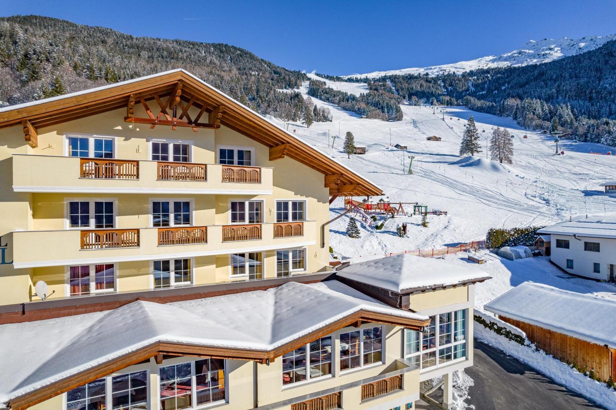 Hotel Alpen-Royal Jerzens Ngoại thất bức ảnh
