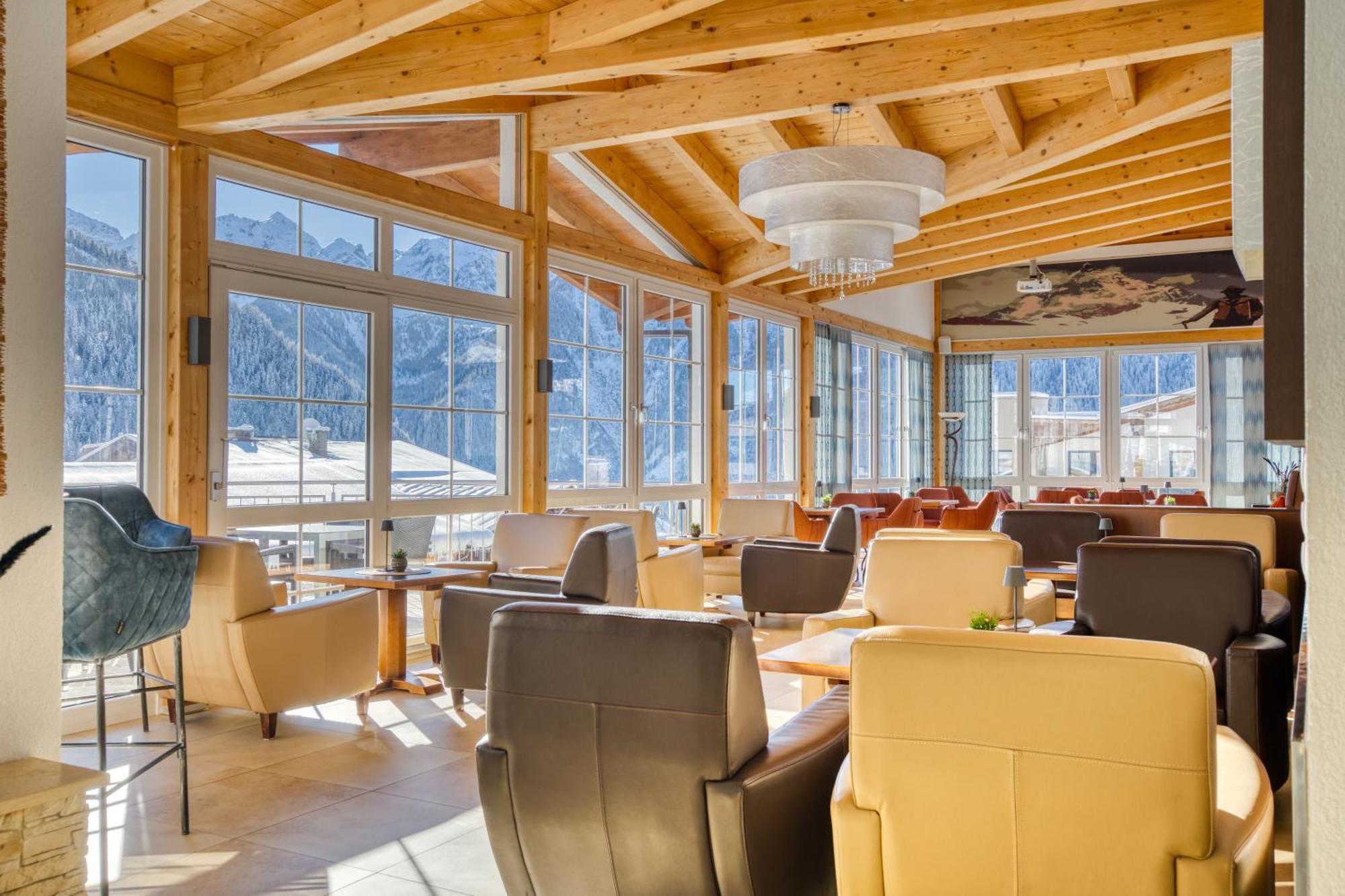 Hotel Alpen-Royal Jerzens Ngoại thất bức ảnh