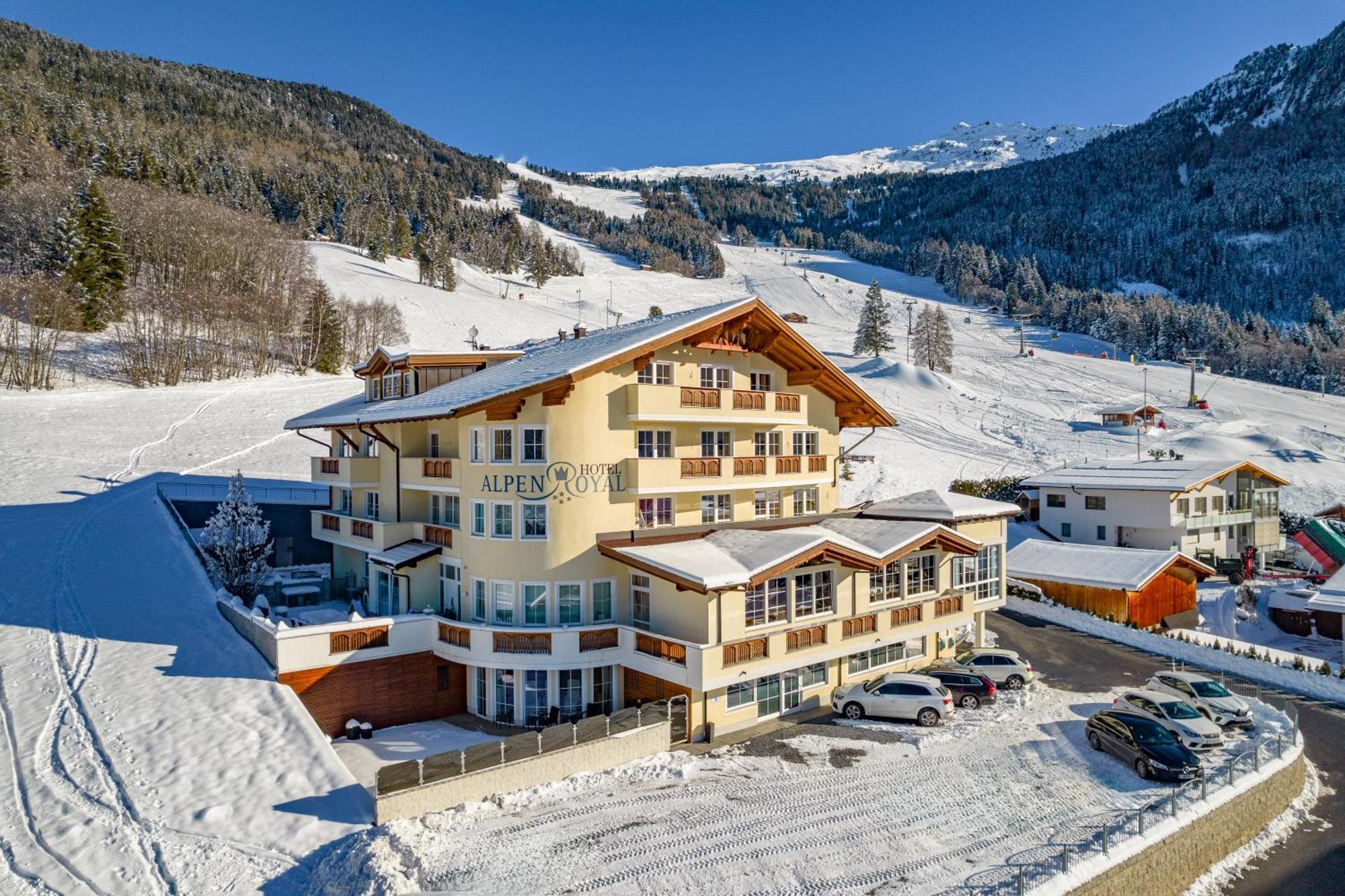 Hotel Alpen-Royal Jerzens Ngoại thất bức ảnh